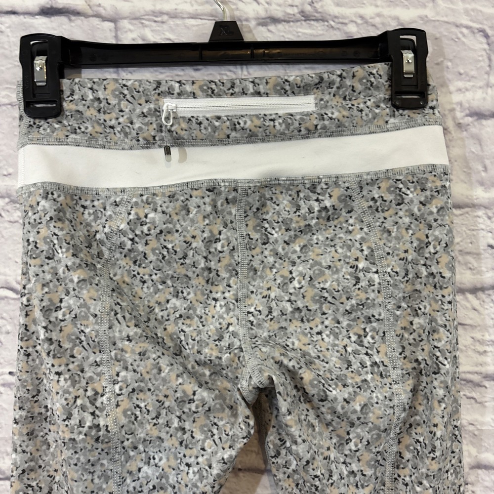 Lululemon Size 2 Leggings Run Inspire Crop II Gray Speckle 22"‎ Inseam - Picture 5 of 8